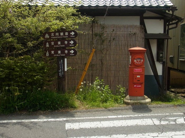 別所温泉駅の前の道路