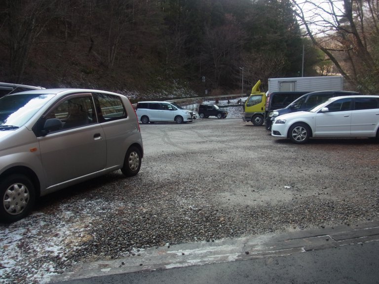 安楽寺の駐車場画像