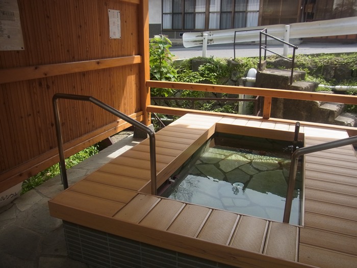 新しくできた足湯施設