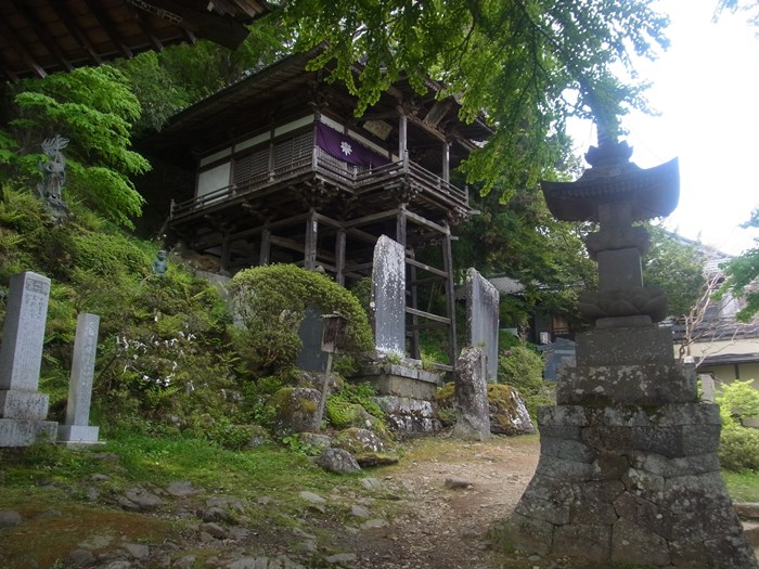 北向観音の境内にある温泉薬師瑠璃殿